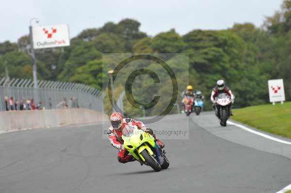 Motorcycle action photographs;Trackday digital images;event digital images;eventdigitalimages;no limits trackday;oulton park;oulton park circuit cheshire;oulton park photographs;peter wileman photography;trackday;trackday photos