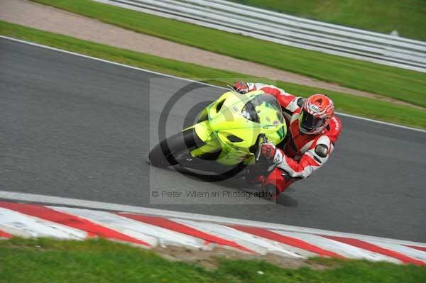 Motorcycle action photographs;Trackday digital images;event digital images;eventdigitalimages;no limits trackday;oulton park;oulton park circuit cheshire;oulton park photographs;peter wileman photography;trackday;trackday photos