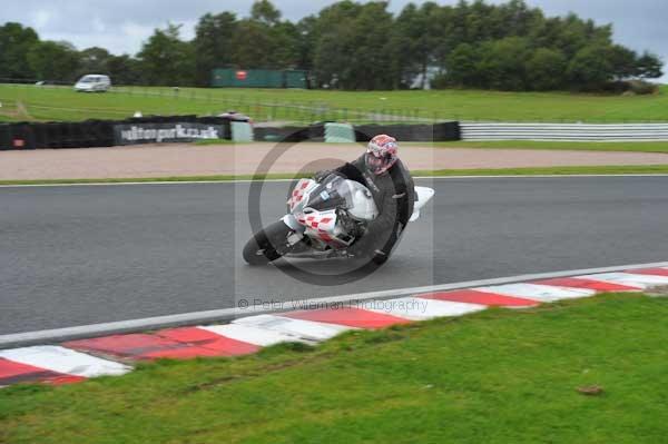 Motorcycle action photographs;Trackday digital images;event digital images;eventdigitalimages;no limits trackday;oulton park;oulton park circuit cheshire;oulton park photographs;peter wileman photography;trackday;trackday photos