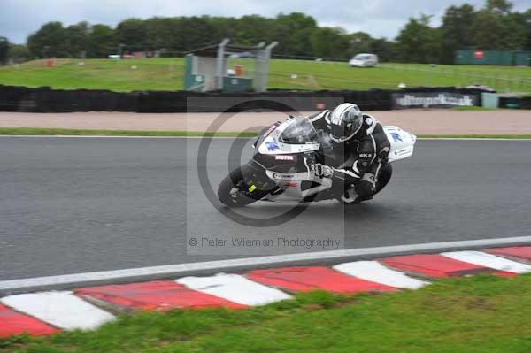 Motorcycle action photographs;Trackday digital images;event digital images;eventdigitalimages;no limits trackday;oulton park;oulton park circuit cheshire;oulton park photographs;peter wileman photography;trackday;trackday photos