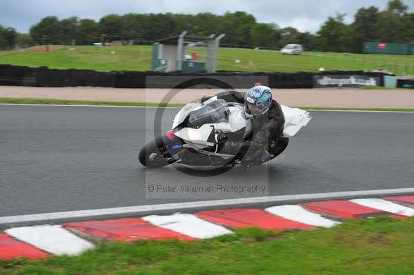 Motorcycle action photographs;Trackday digital images;event digital images;eventdigitalimages;no limits trackday;oulton park;oulton park circuit cheshire;oulton park photographs;peter wileman photography;trackday;trackday photos