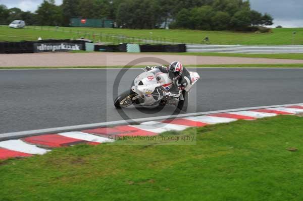 Motorcycle action photographs;Trackday digital images;event digital images;eventdigitalimages;no limits trackday;oulton park;oulton park circuit cheshire;oulton park photographs;peter wileman photography;trackday;trackday photos