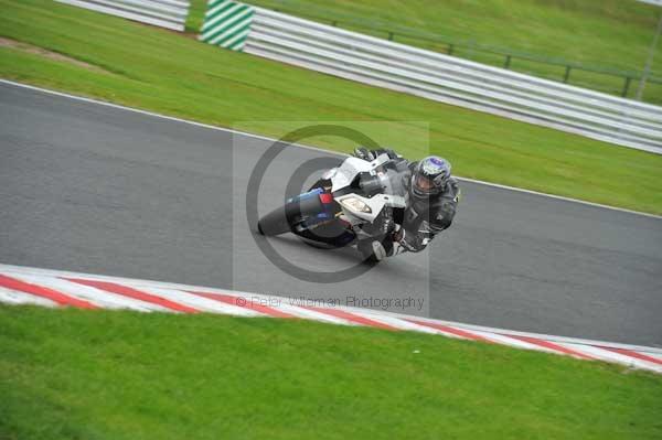 Motorcycle action photographs;Trackday digital images;event digital images;eventdigitalimages;no limits trackday;oulton park;oulton park circuit cheshire;oulton park photographs;peter wileman photography;trackday;trackday photos