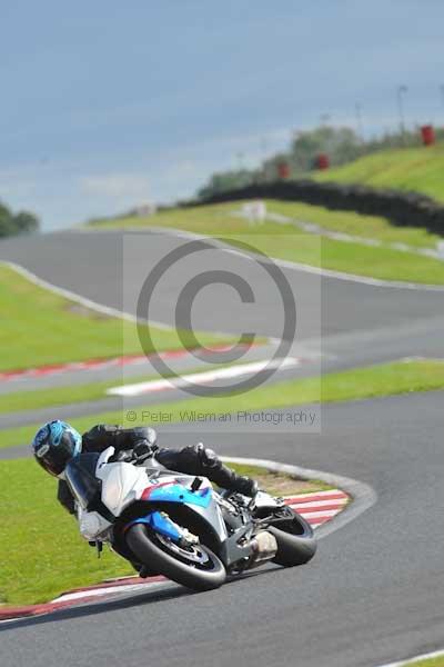 Motorcycle action photographs;Trackday digital images;event digital images;eventdigitalimages;no limits trackday;oulton park;oulton park circuit cheshire;oulton park photographs;peter wileman photography;trackday;trackday photos