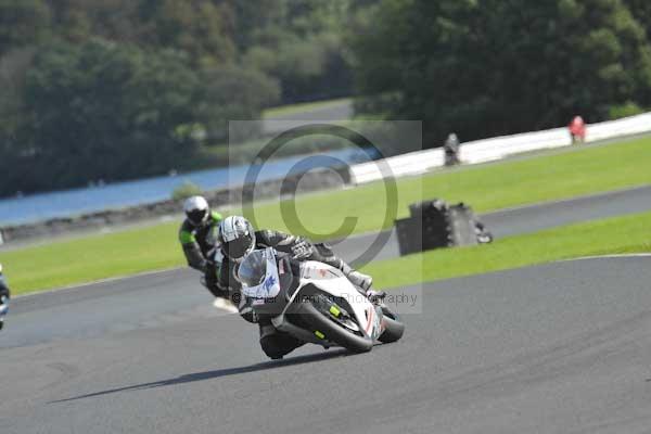 Motorcycle action photographs;Trackday digital images;event digital images;eventdigitalimages;no limits trackday;oulton park;oulton park circuit cheshire;oulton park photographs;peter wileman photography;trackday;trackday photos