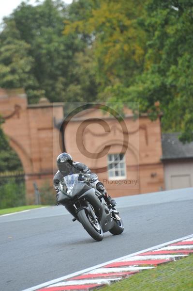 Motorcycle action photographs;Trackday digital images;event digital images;eventdigitalimages;no limits trackday;oulton park;oulton park circuit cheshire;oulton park photographs;peter wileman photography;trackday;trackday photos