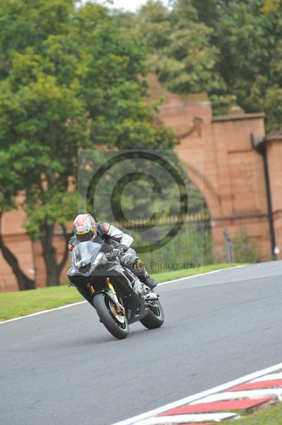 Motorcycle action photographs;Trackday digital images;event digital images;eventdigitalimages;no limits trackday;oulton park;oulton park circuit cheshire;oulton park photographs;peter wileman photography;trackday;trackday photos