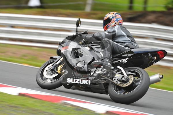 Motorcycle action photographs;Trackday digital images;event digital images;eventdigitalimages;no limits trackday;oulton park;oulton park circuit cheshire;oulton park photographs;peter wileman photography;trackday;trackday photos