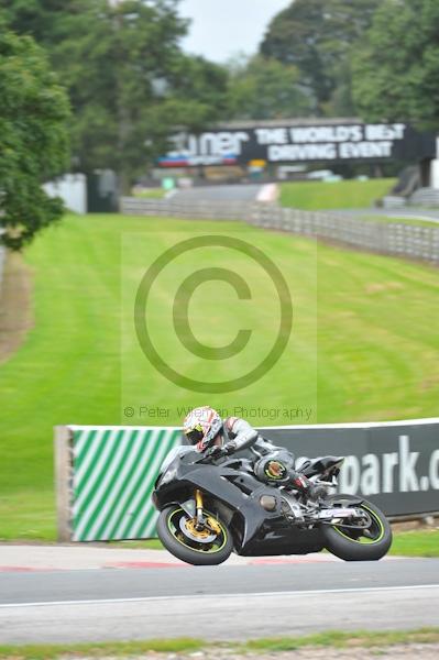 Motorcycle action photographs;Trackday digital images;event digital images;eventdigitalimages;no limits trackday;oulton park;oulton park circuit cheshire;oulton park photographs;peter wileman photography;trackday;trackday photos