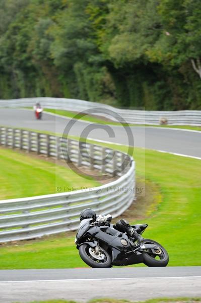 Motorcycle action photographs;Trackday digital images;event digital images;eventdigitalimages;no limits trackday;oulton park;oulton park circuit cheshire;oulton park photographs;peter wileman photography;trackday;trackday photos