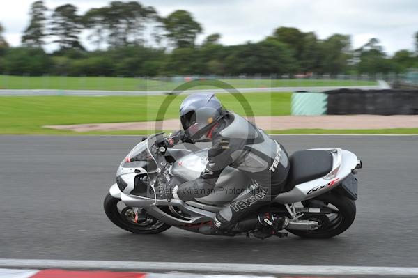 Motorcycle action photographs;Trackday digital images;event digital images;eventdigitalimages;no limits trackday;oulton park;oulton park circuit cheshire;oulton park photographs;peter wileman photography;trackday;trackday photos