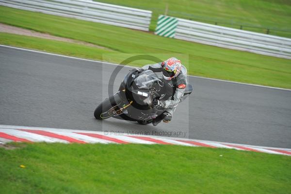 Motorcycle action photographs;Trackday digital images;event digital images;eventdigitalimages;no limits trackday;oulton park;oulton park circuit cheshire;oulton park photographs;peter wileman photography;trackday;trackday photos