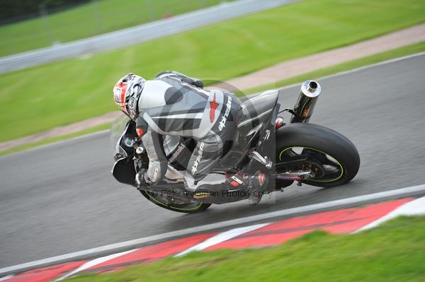 Motorcycle action photographs;Trackday digital images;event digital images;eventdigitalimages;no limits trackday;oulton park;oulton park circuit cheshire;oulton park photographs;peter wileman photography;trackday;trackday photos