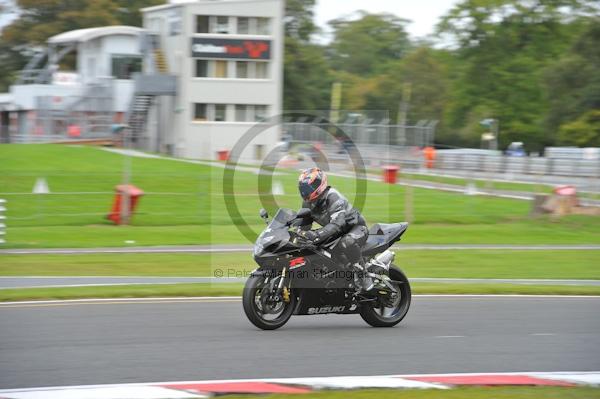 Motorcycle action photographs;Trackday digital images;event digital images;eventdigitalimages;no limits trackday;oulton park;oulton park circuit cheshire;oulton park photographs;peter wileman photography;trackday;trackday photos