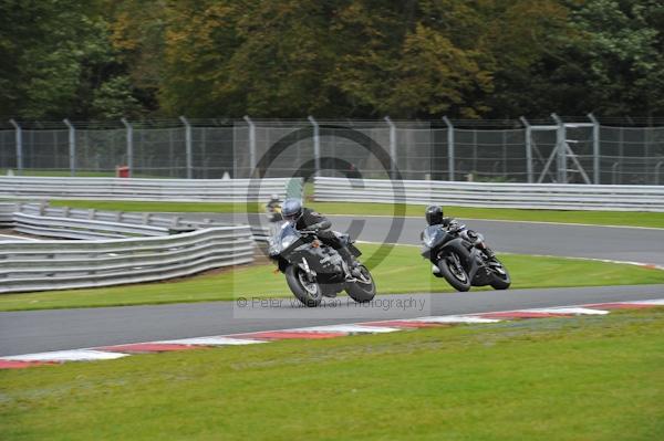 Motorcycle action photographs;Trackday digital images;event digital images;eventdigitalimages;no limits trackday;oulton park;oulton park circuit cheshire;oulton park photographs;peter wileman photography;trackday;trackday photos