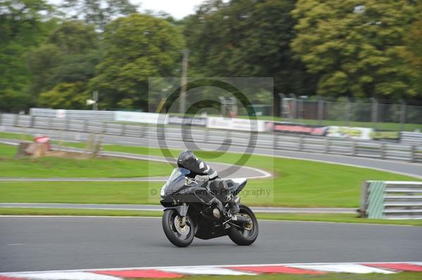 Motorcycle action photographs;Trackday digital images;event digital images;eventdigitalimages;no limits trackday;oulton park;oulton park circuit cheshire;oulton park photographs;peter wileman photography;trackday;trackday photos