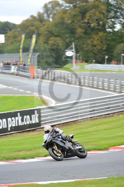 Motorcycle action photographs;Trackday digital images;event digital images;eventdigitalimages;no limits trackday;oulton park;oulton park circuit cheshire;oulton park photographs;peter wileman photography;trackday;trackday photos