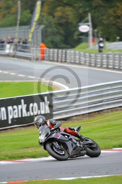 Motorcycle action photographs;Trackday digital images;event digital images;eventdigitalimages;no limits trackday;oulton park;oulton park circuit cheshire;oulton park photographs;peter wileman photography;trackday;trackday photos