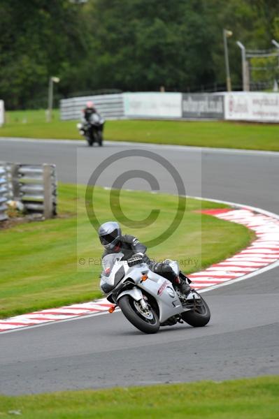 Motorcycle action photographs;Trackday digital images;event digital images;eventdigitalimages;no limits trackday;oulton park;oulton park circuit cheshire;oulton park photographs;peter wileman photography;trackday;trackday photos