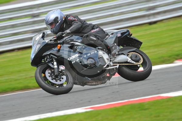 Motorcycle action photographs;Trackday digital images;event digital images;eventdigitalimages;no limits trackday;oulton park;oulton park circuit cheshire;oulton park photographs;peter wileman photography;trackday;trackday photos