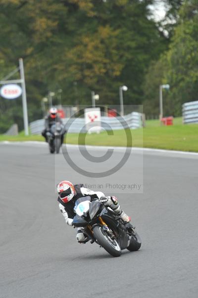 Motorcycle action photographs;Trackday digital images;event digital images;eventdigitalimages;no limits trackday;oulton park;oulton park circuit cheshire;oulton park photographs;peter wileman photography;trackday;trackday photos