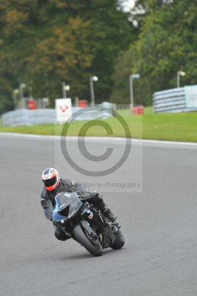 Motorcycle action photographs;Trackday digital images;event digital images;eventdigitalimages;no limits trackday;oulton park;oulton park circuit cheshire;oulton park photographs;peter wileman photography;trackday;trackday photos