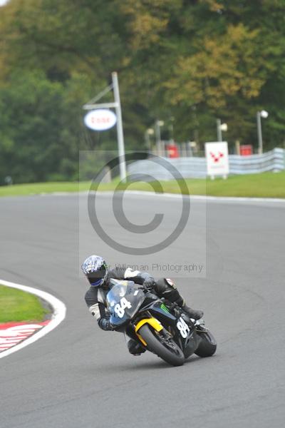 Motorcycle action photographs;Trackday digital images;event digital images;eventdigitalimages;no limits trackday;oulton park;oulton park circuit cheshire;oulton park photographs;peter wileman photography;trackday;trackday photos