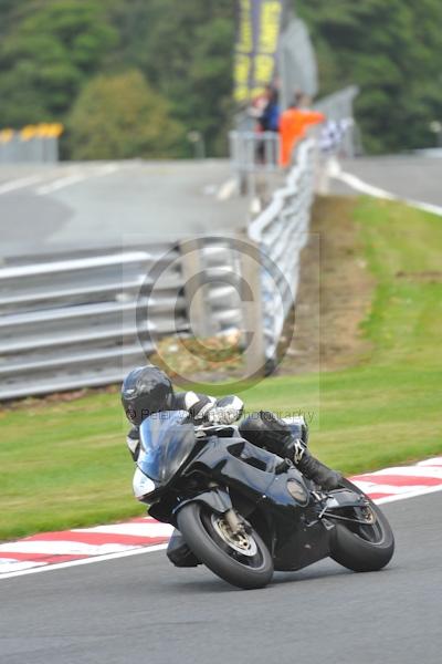 Motorcycle action photographs;Trackday digital images;event digital images;eventdigitalimages;no limits trackday;oulton park;oulton park circuit cheshire;oulton park photographs;peter wileman photography;trackday;trackday photos