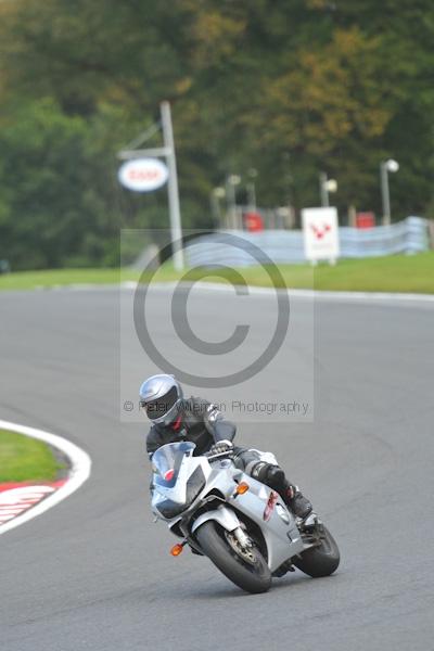 Motorcycle action photographs;Trackday digital images;event digital images;eventdigitalimages;no limits trackday;oulton park;oulton park circuit cheshire;oulton park photographs;peter wileman photography;trackday;trackday photos