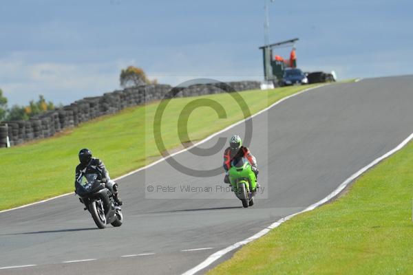 Motorcycle action photographs;Trackday digital images;event digital images;eventdigitalimages;no limits trackday;oulton park;oulton park circuit cheshire;oulton park photographs;peter wileman photography;trackday;trackday photos