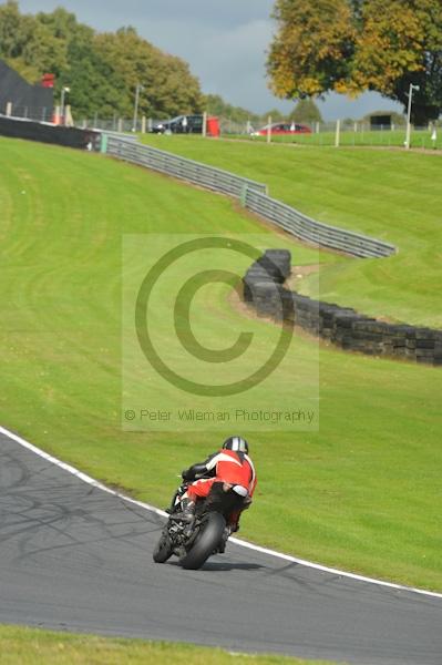 Motorcycle action photographs;Trackday digital images;event digital images;eventdigitalimages;no limits trackday;oulton park;oulton park circuit cheshire;oulton park photographs;peter wileman photography;trackday;trackday photos