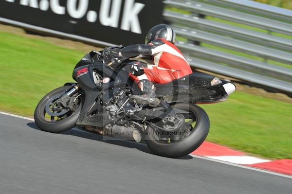 Motorcycle action photographs;Trackday digital images;event digital images;eventdigitalimages;no limits trackday;oulton park;oulton park circuit cheshire;oulton park photographs;peter wileman photography;trackday;trackday photos