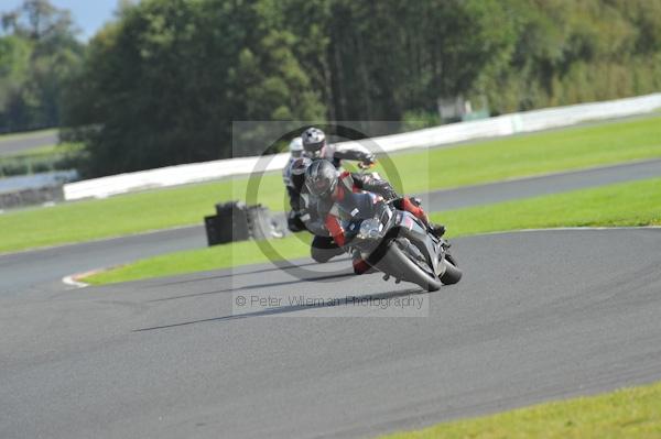 Motorcycle action photographs;Trackday digital images;event digital images;eventdigitalimages;no limits trackday;oulton park;oulton park circuit cheshire;oulton park photographs;peter wileman photography;trackday;trackday photos