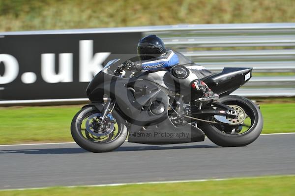 Motorcycle action photographs;Trackday digital images;event digital images;eventdigitalimages;no limits trackday;oulton park;oulton park circuit cheshire;oulton park photographs;peter wileman photography;trackday;trackday photos