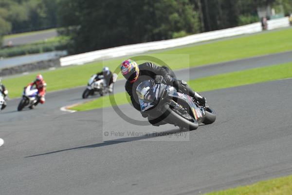 Motorcycle action photographs;Trackday digital images;event digital images;eventdigitalimages;no limits trackday;oulton park;oulton park circuit cheshire;oulton park photographs;peter wileman photography;trackday;trackday photos