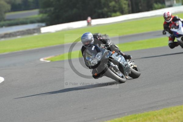 Motorcycle action photographs;Trackday digital images;event digital images;eventdigitalimages;no limits trackday;oulton park;oulton park circuit cheshire;oulton park photographs;peter wileman photography;trackday;trackday photos