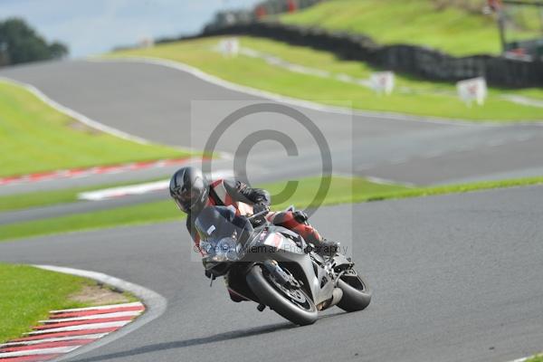 Motorcycle action photographs;Trackday digital images;event digital images;eventdigitalimages;no limits trackday;oulton park;oulton park circuit cheshire;oulton park photographs;peter wileman photography;trackday;trackday photos