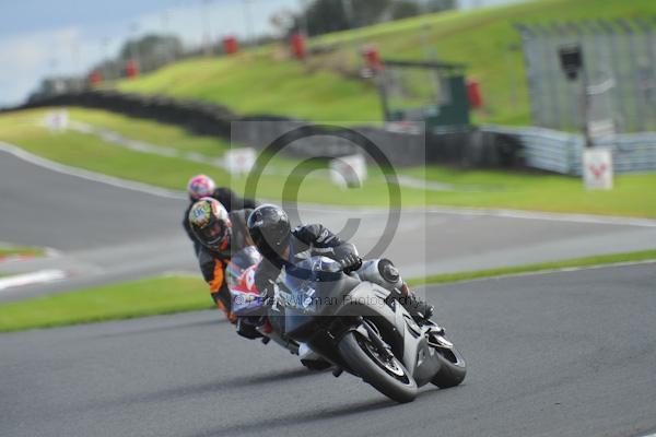 Motorcycle action photographs;Trackday digital images;event digital images;eventdigitalimages;no limits trackday;oulton park;oulton park circuit cheshire;oulton park photographs;peter wileman photography;trackday;trackday photos