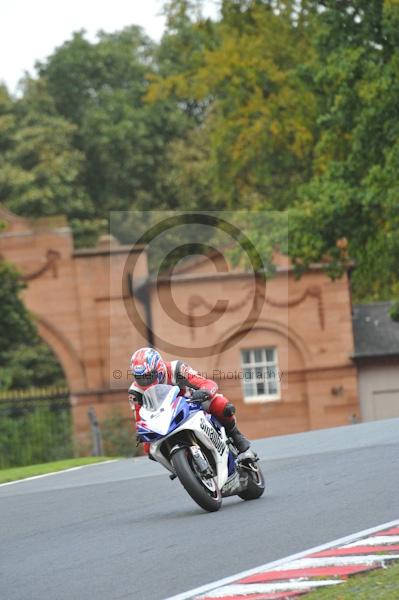 Motorcycle action photographs;Trackday digital images;event digital images;eventdigitalimages;no limits trackday;oulton park;oulton park circuit cheshire;oulton park photographs;peter wileman photography;trackday;trackday photos