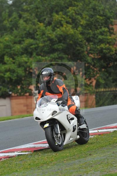 Motorcycle action photographs;Trackday digital images;event digital images;eventdigitalimages;no limits trackday;oulton park;oulton park circuit cheshire;oulton park photographs;peter wileman photography;trackday;trackday photos