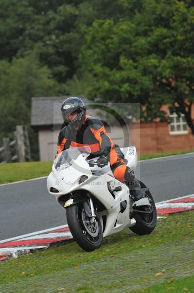 Motorcycle action photographs;Trackday digital images;event digital images;eventdigitalimages;no limits trackday;oulton park;oulton park circuit cheshire;oulton park photographs;peter wileman photography;trackday;trackday photos