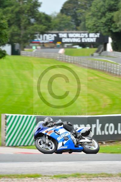 Motorcycle action photographs;Trackday digital images;event digital images;eventdigitalimages;no limits trackday;oulton park;oulton park circuit cheshire;oulton park photographs;peter wileman photography;trackday;trackday photos