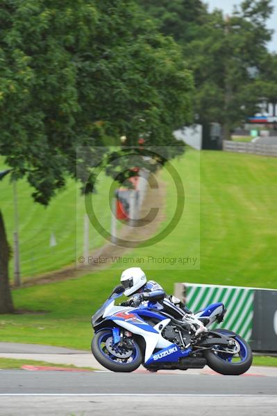 Motorcycle action photographs;Trackday digital images;event digital images;eventdigitalimages;no limits trackday;oulton park;oulton park circuit cheshire;oulton park photographs;peter wileman photography;trackday;trackday photos