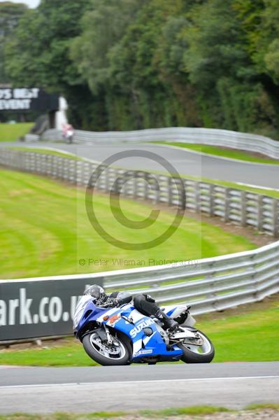 Motorcycle action photographs;Trackday digital images;event digital images;eventdigitalimages;no limits trackday;oulton park;oulton park circuit cheshire;oulton park photographs;peter wileman photography;trackday;trackday photos