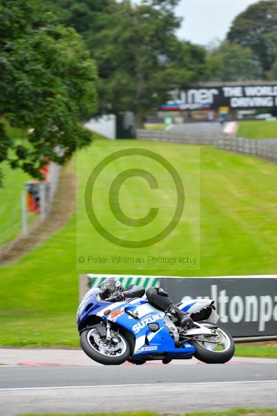 Motorcycle action photographs;Trackday digital images;event digital images;eventdigitalimages;no limits trackday;oulton park;oulton park circuit cheshire;oulton park photographs;peter wileman photography;trackday;trackday photos