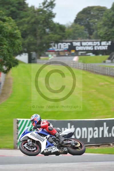 Motorcycle action photographs;Trackday digital images;event digital images;eventdigitalimages;no limits trackday;oulton park;oulton park circuit cheshire;oulton park photographs;peter wileman photography;trackday;trackday photos