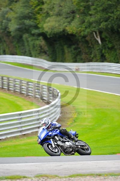 Motorcycle action photographs;Trackday digital images;event digital images;eventdigitalimages;no limits trackday;oulton park;oulton park circuit cheshire;oulton park photographs;peter wileman photography;trackday;trackday photos