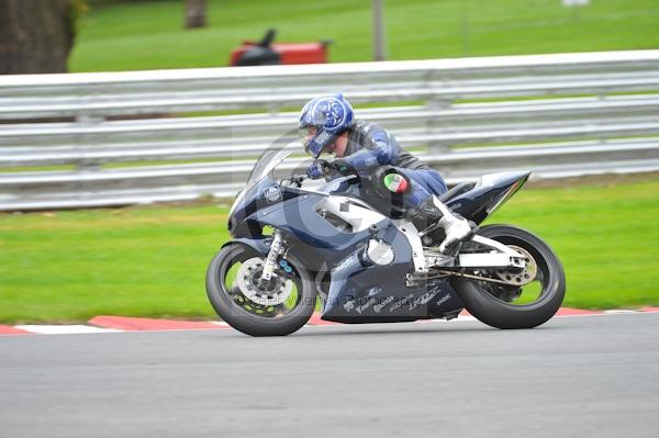 Motorcycle action photographs;Trackday digital images;event digital images;eventdigitalimages;no limits trackday;oulton park;oulton park circuit cheshire;oulton park photographs;peter wileman photography;trackday;trackday photos