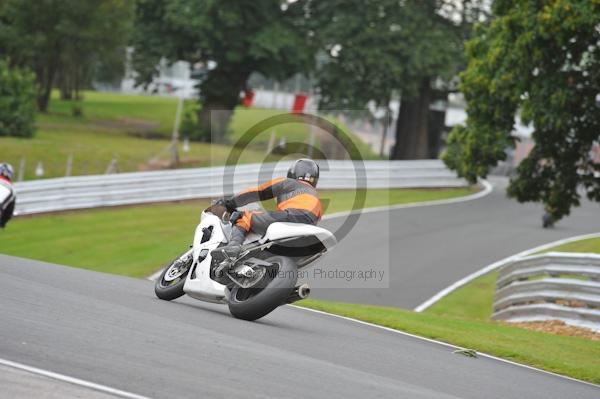 Motorcycle action photographs;Trackday digital images;event digital images;eventdigitalimages;no limits trackday;oulton park;oulton park circuit cheshire;oulton park photographs;peter wileman photography;trackday;trackday photos