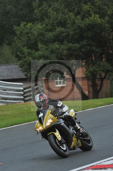 Motorcycle action photographs;Trackday digital images;event digital images;eventdigitalimages;no limits trackday;oulton park;oulton park circuit cheshire;oulton park photographs;peter wileman photography;trackday;trackday photos